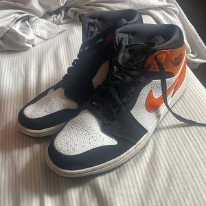 Jordan 1s mid top